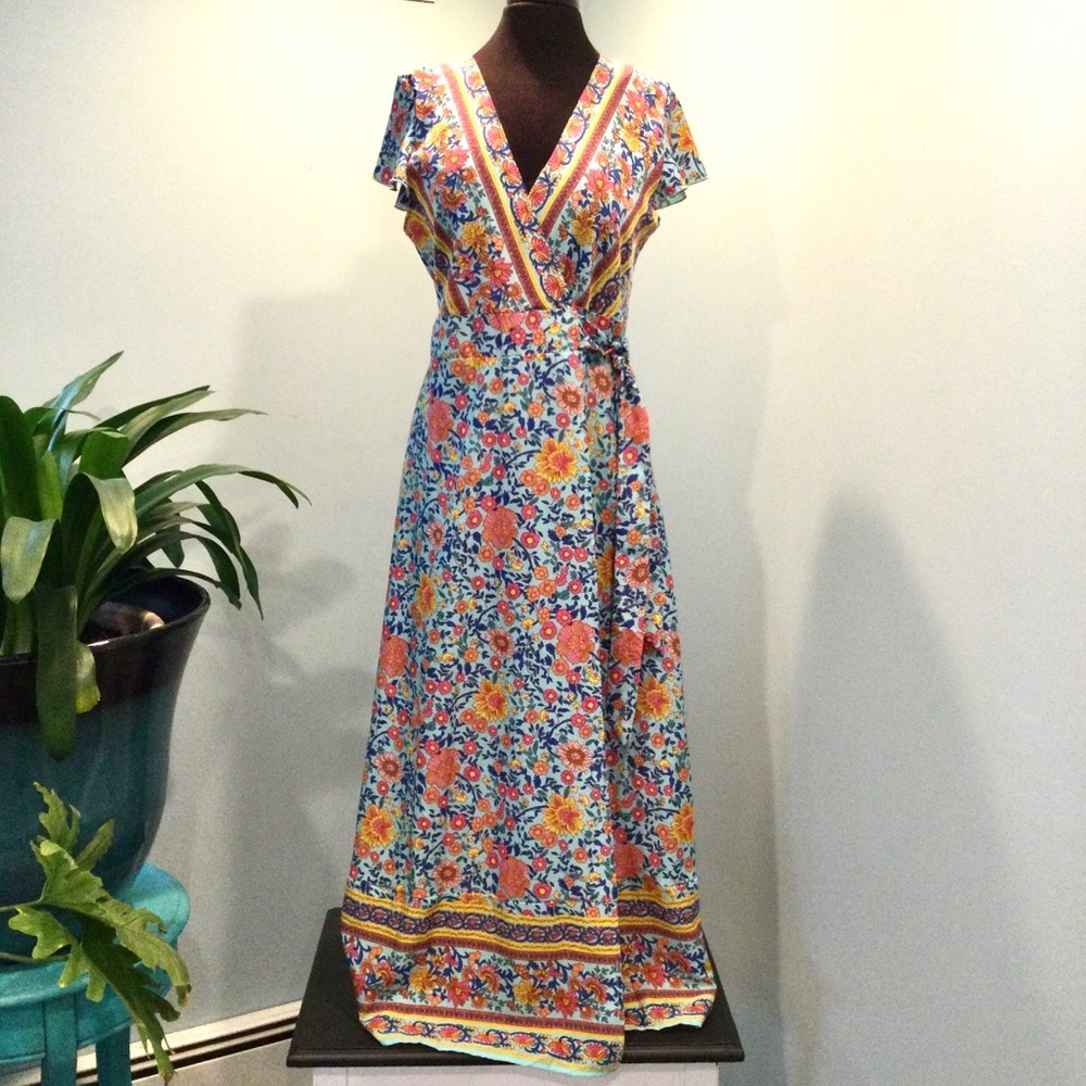 Gorgeous Floral Wrap Dress - Picture 1 of 13